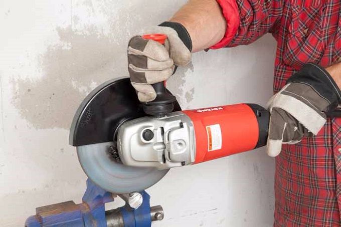 máy cắt sắt Makita chính hãng